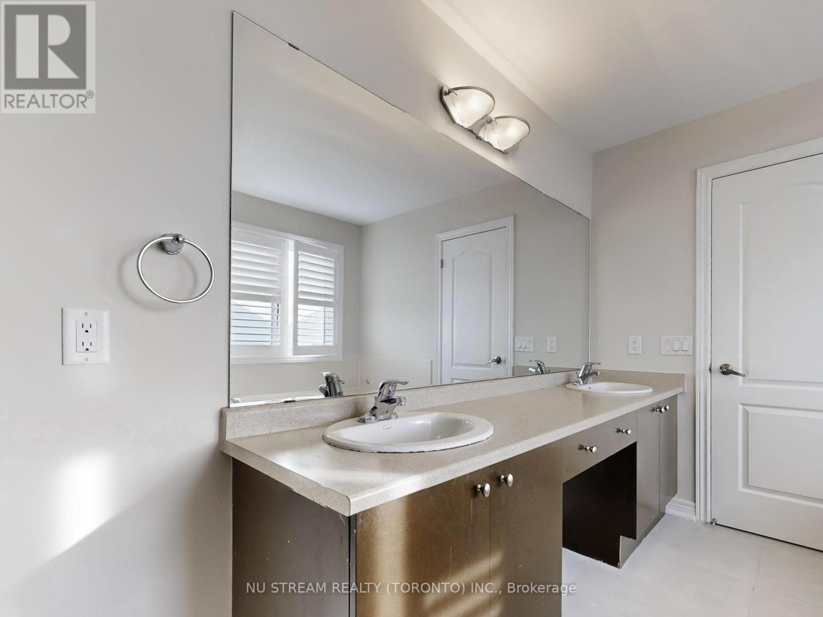 224 Aspenwood Drive, Newmarket, Ontario  L3X 3L1 - Photo 27 - N13686274