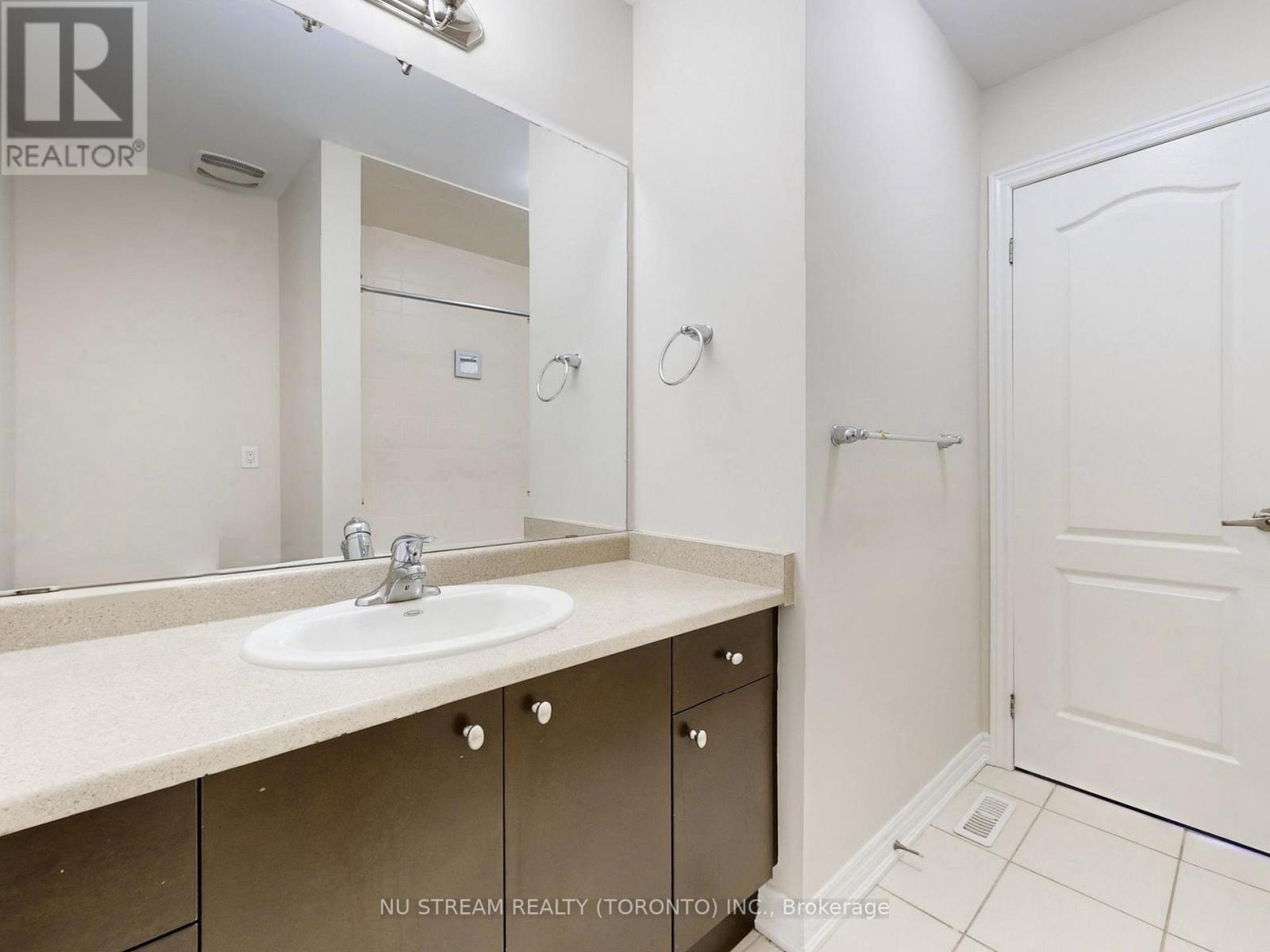224 Aspenwood Drive, Newmarket, Ontario  L3X 3L1 - Photo 33 - N13686274