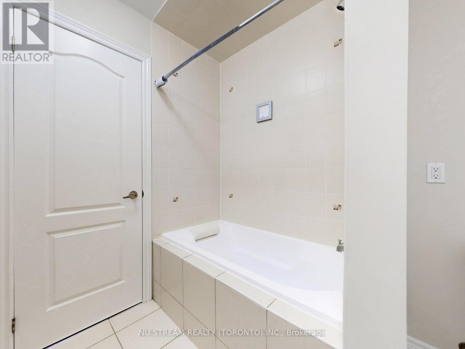 224 Aspenwood Drive, Newmarket, Ontario  L3X 3L1 - Photo 34 - N13686274