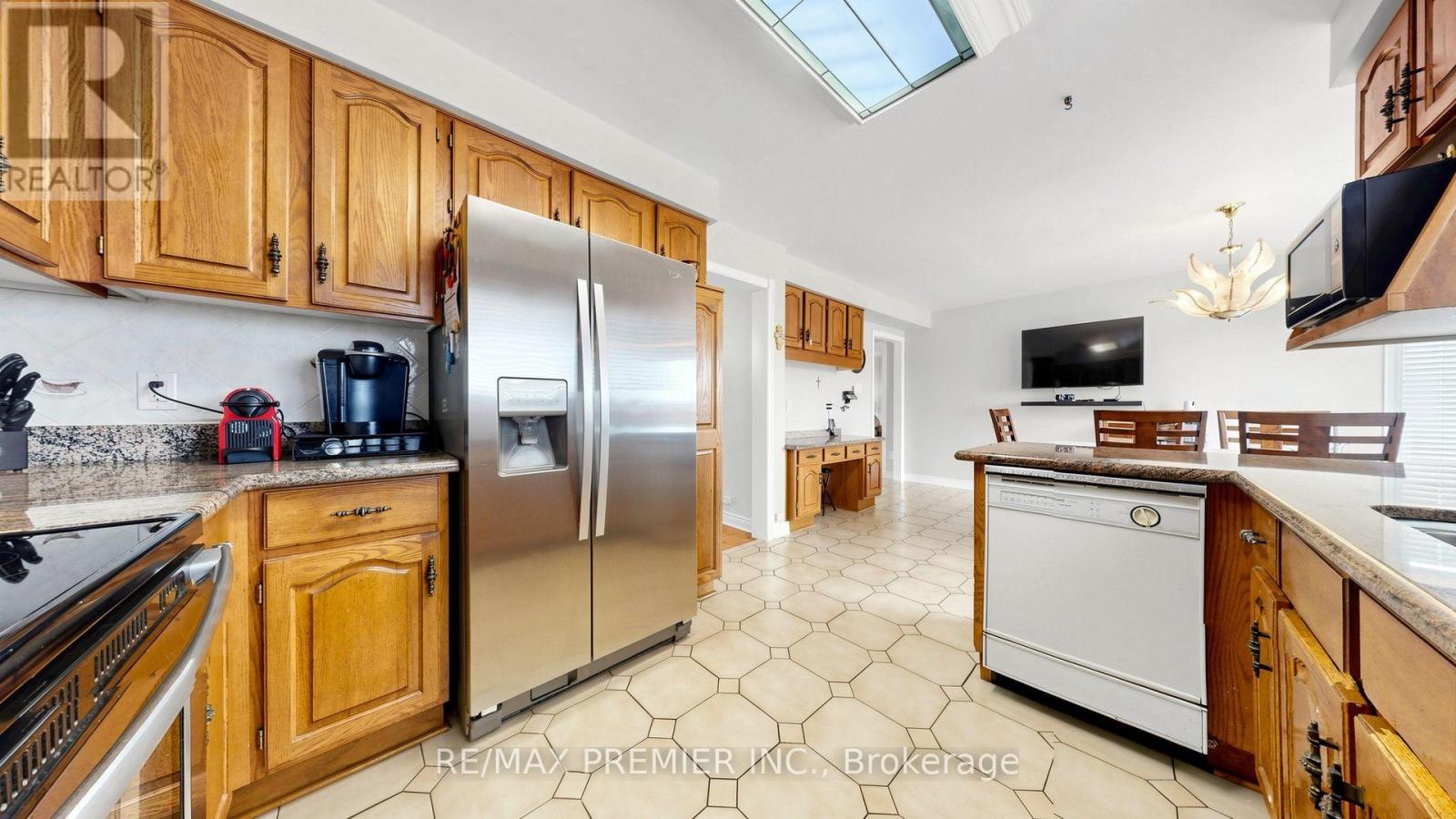 261 Morning Star Drive, Vaughan, Ontario  L4L 6H4 - Photo 12 - N13686284