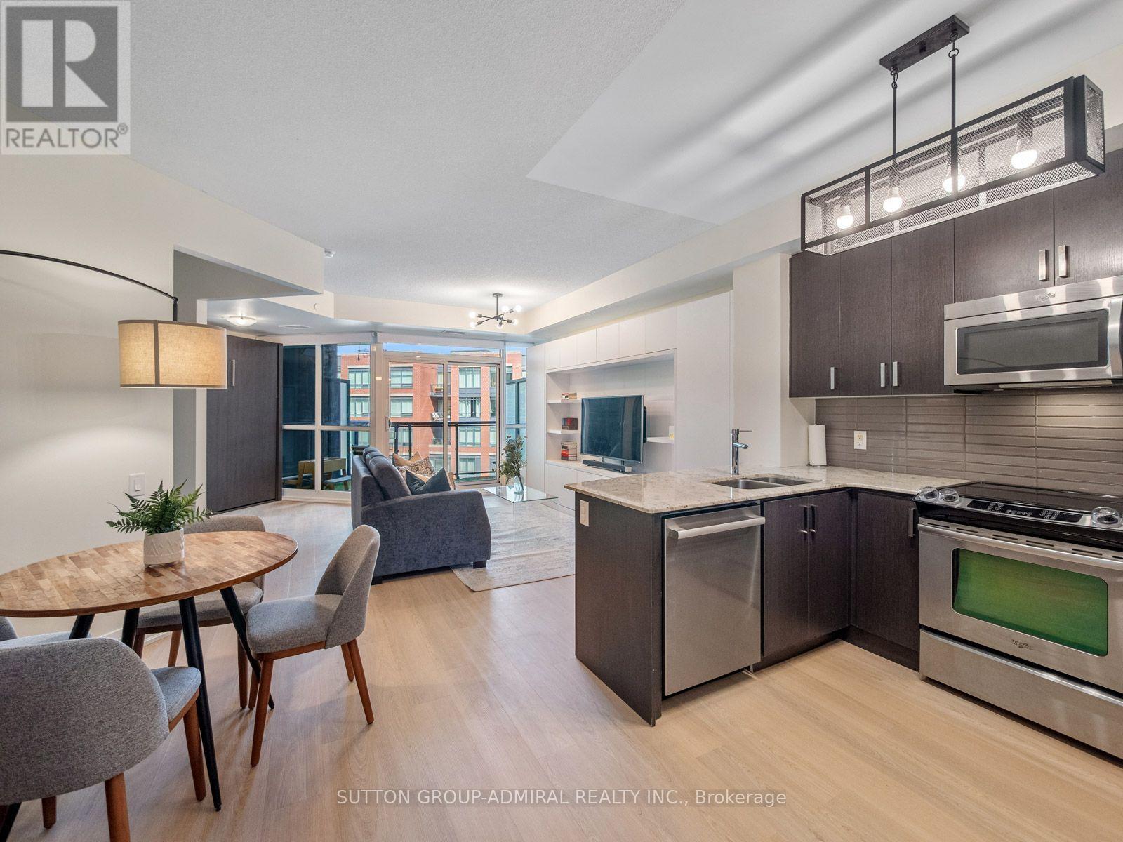 405 - 7608 Yonge Street, Vaughan (Crestwood-Springfarm-Yorkhill), Ontario  L4J 0J5 - Photo 1 - N13686320