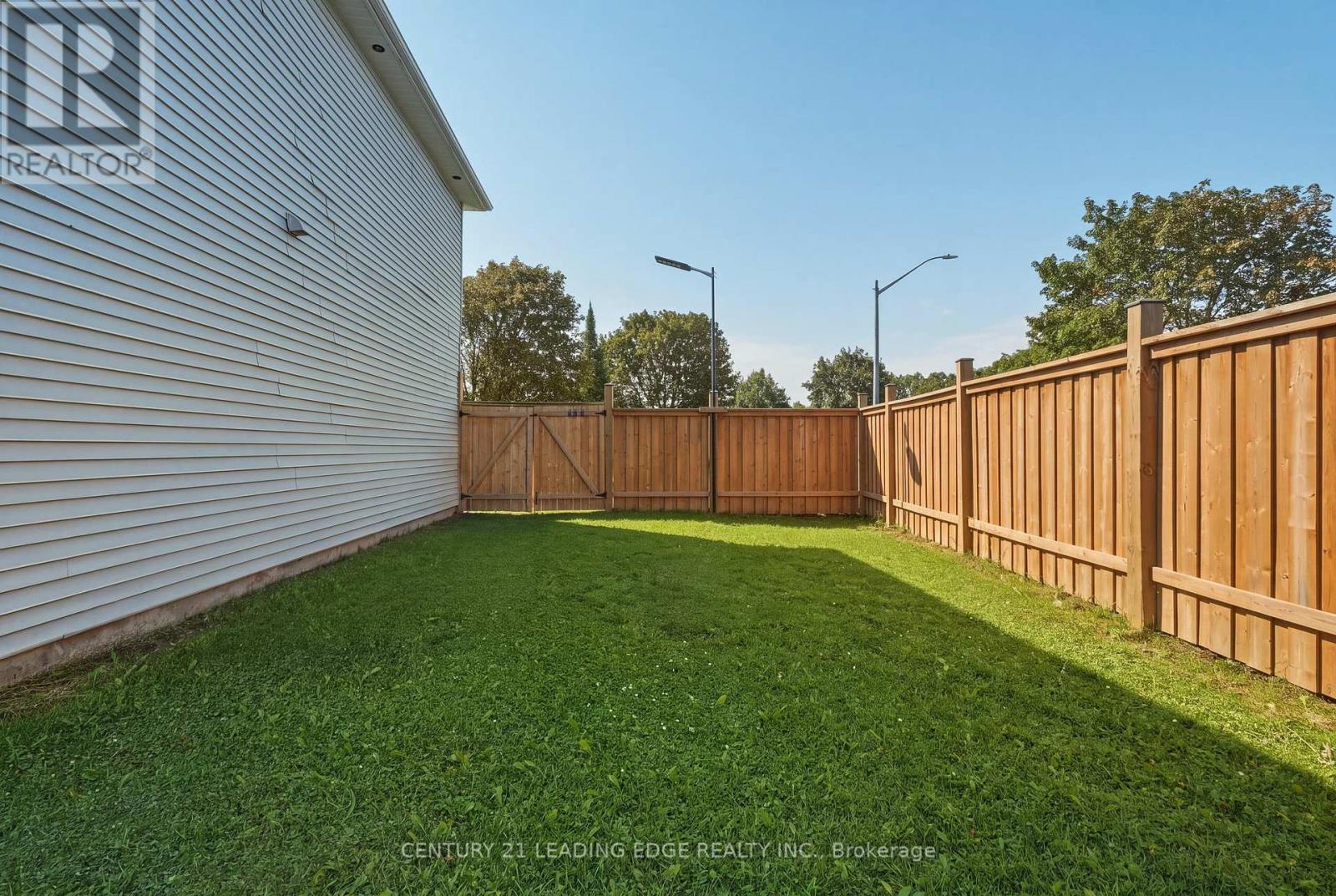 1100 Maclean Street, Innisfil, Ontario  L9S 1W1 - Photo 5 - N13686326