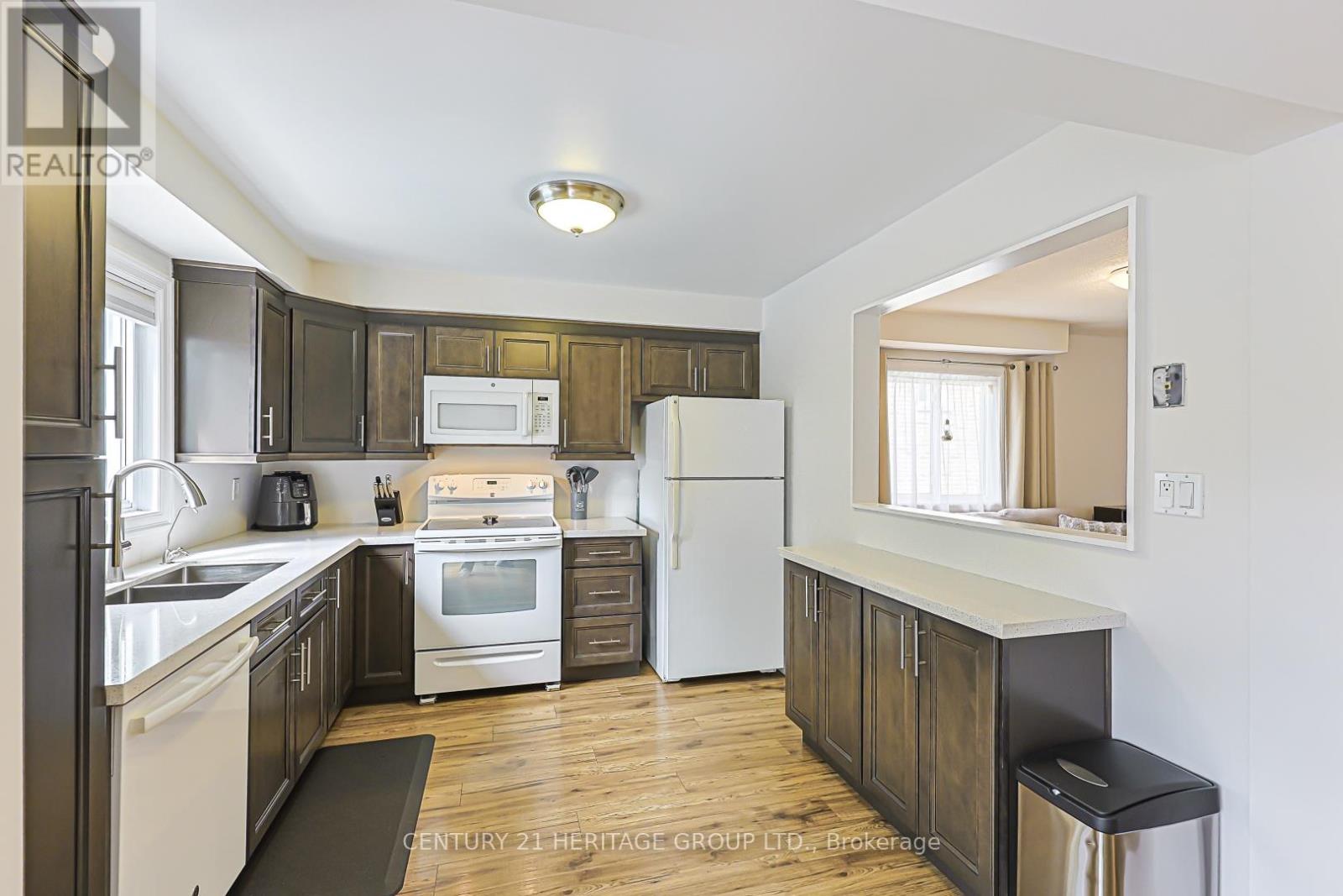 222 Forsyth Road, Newmarket, Ontario  L3Y 7Y9 - Photo 14 - N13686354