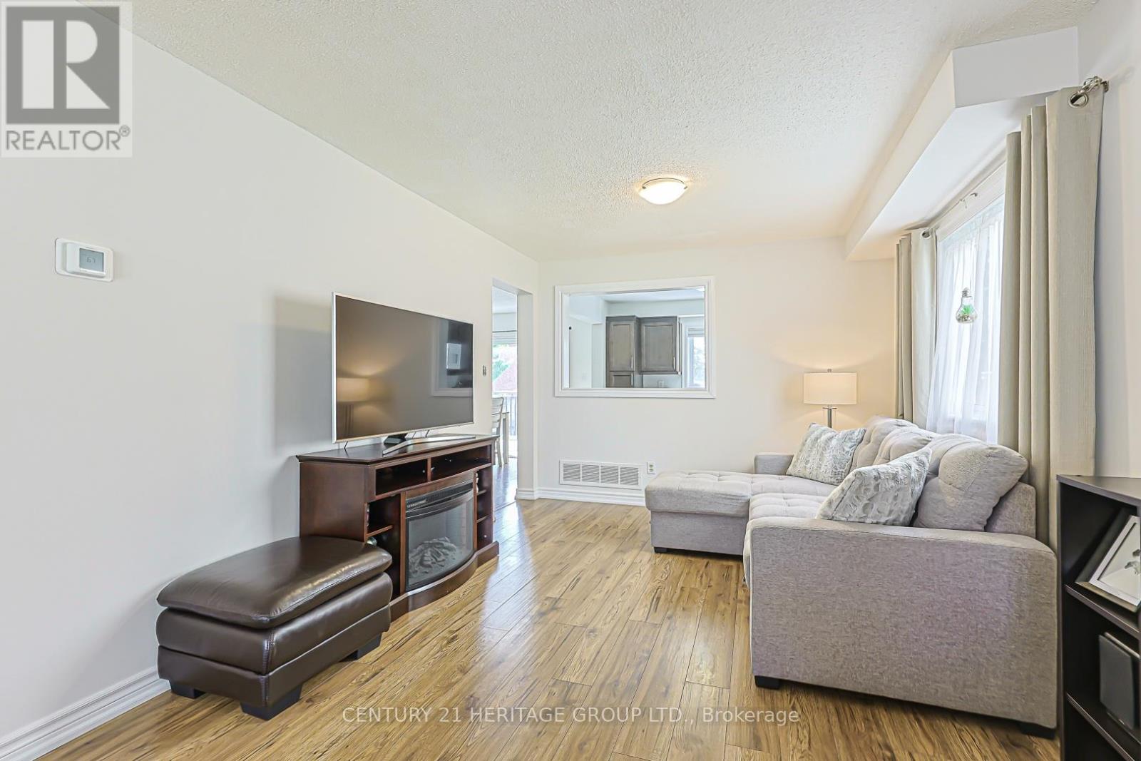 222 Forsyth Road, Newmarket, Ontario  L3Y 7Y9 - Photo 9 - N13686354