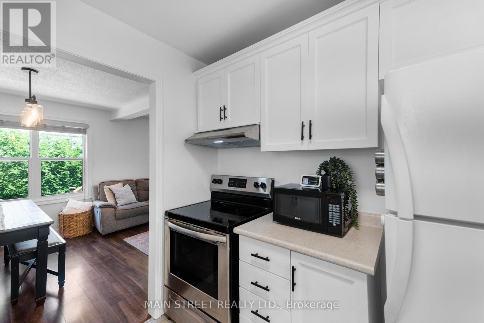 203 Colborne Street, Bradford West Gwillimbury (Bradford), Ontario  L3Z 2R6 - Photo 8 - N13686466