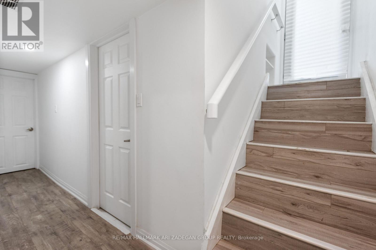 Lf - 149 Septonne Avenue, Newmarket, Ontario  L3Y 2W4 - Photo 2 - N13686518