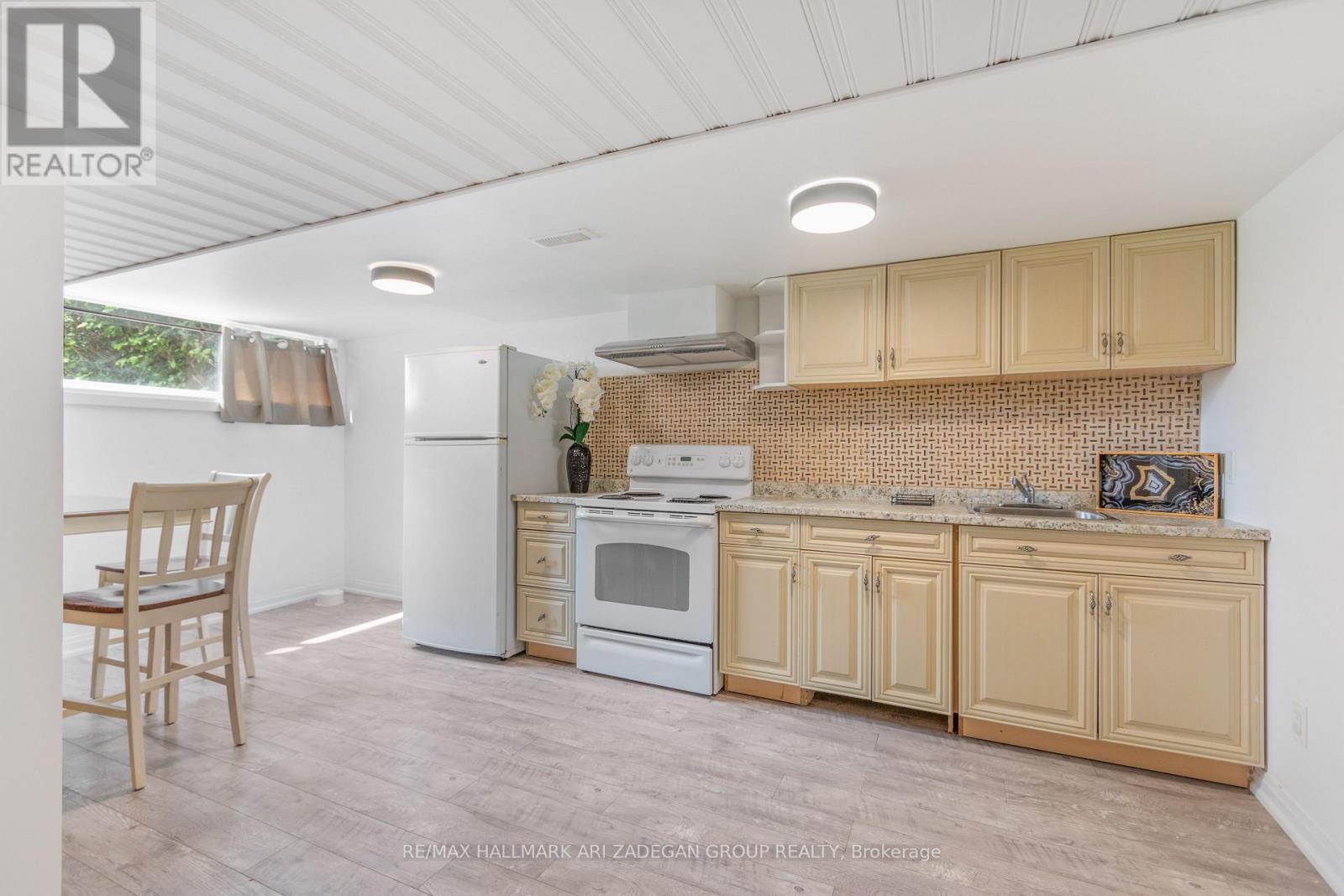 Lf - 149 Septonne Avenue, Newmarket, Ontario  L3Y 2W4 - Photo 4 - N13686518