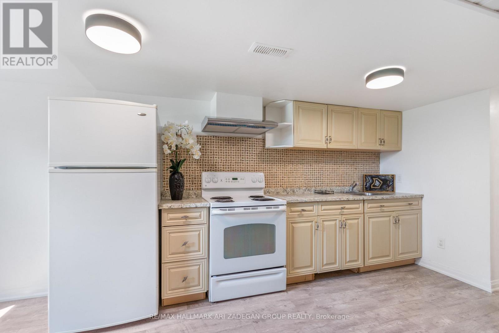 Lf - 149 Septonne Avenue, Newmarket, Ontario  L3Y 2W4 - Photo 5 - N13686518
