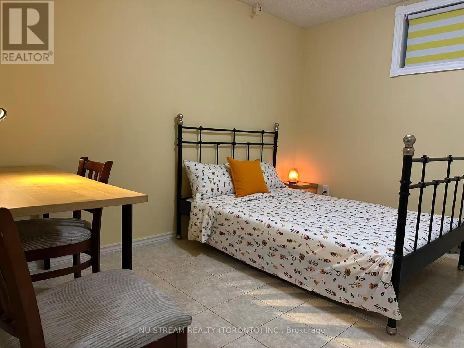 Bedroom - 115 Briggs Avenue, Richmond Hill, Ontario  L4B 3J5 - Photo 2 - N13686520