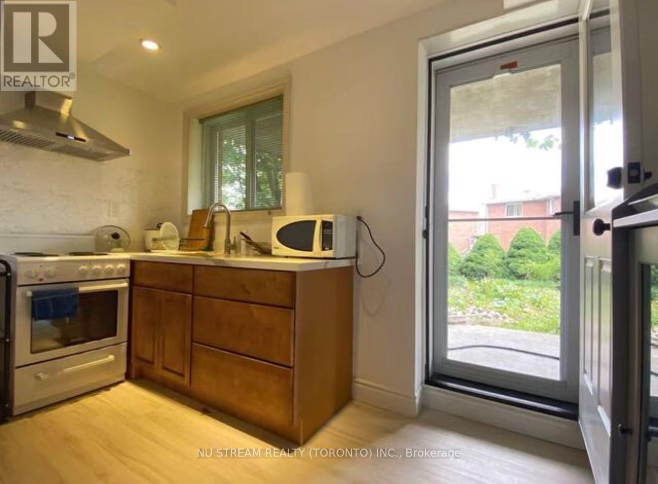 Bedroom - 115 Briggs Avenue, Richmond Hill, Ontario  L4B 3J5 - Photo 6 - N13686520