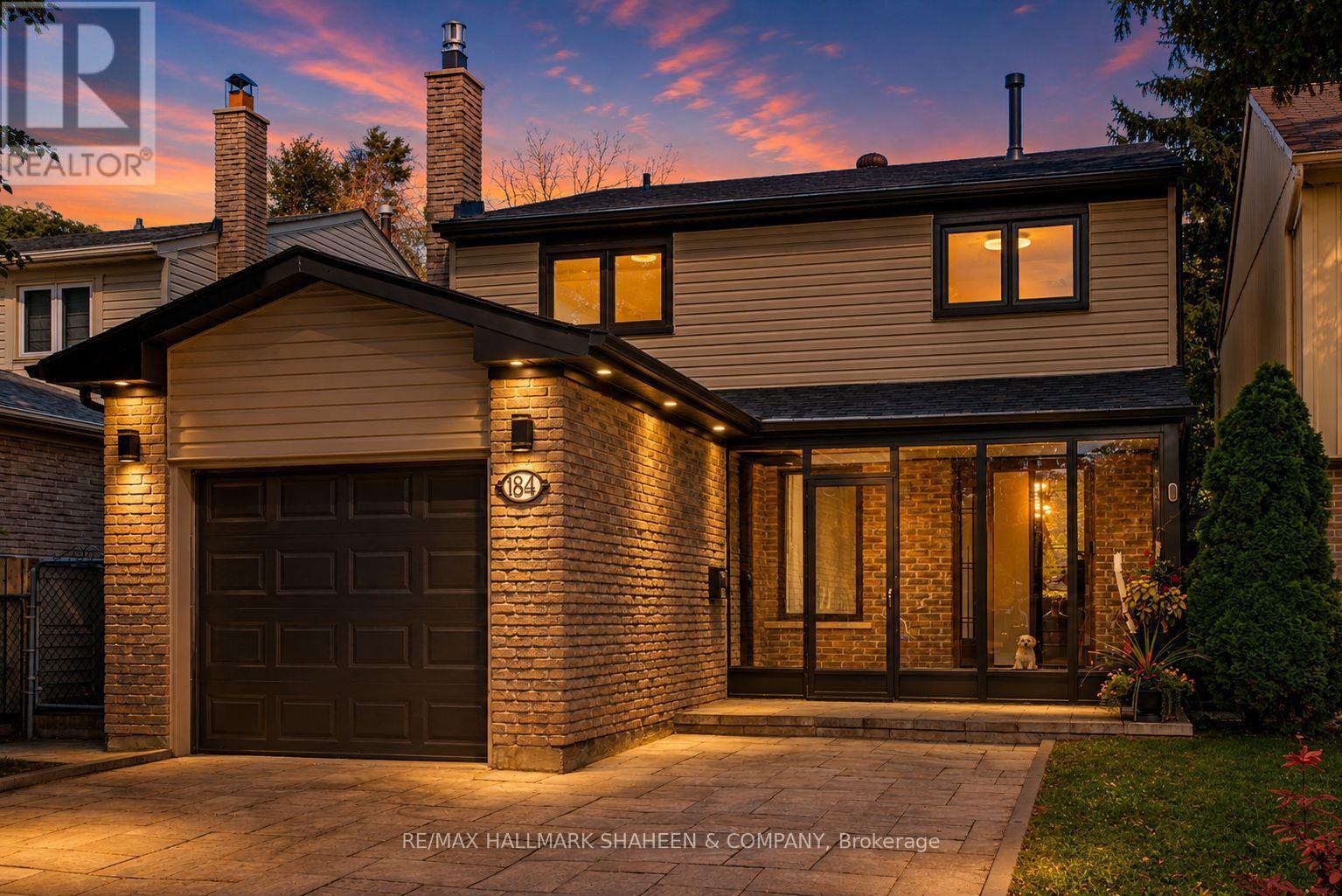 184 Castle Rock Drive, Richmond Hill, Ontario  L4C 5H6 - Photo 2 - N13686556