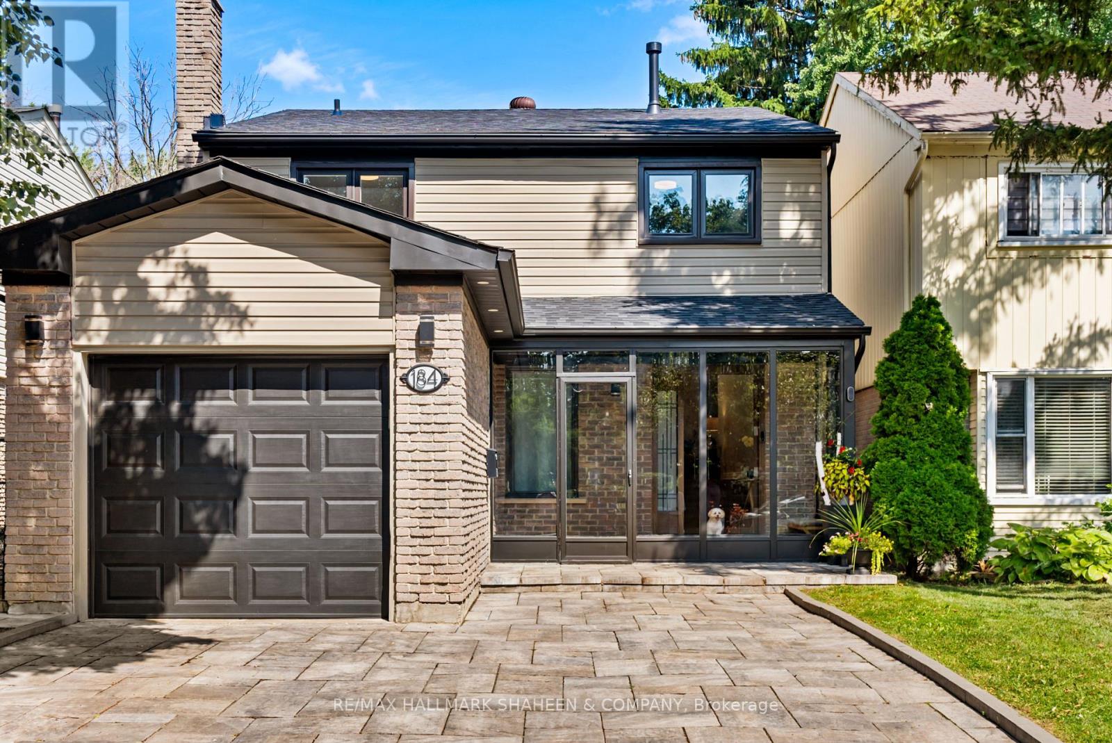 184 Castle Rock Drive, Richmond Hill, Ontario  L4C 5H6 - Photo 3 - N13686556
