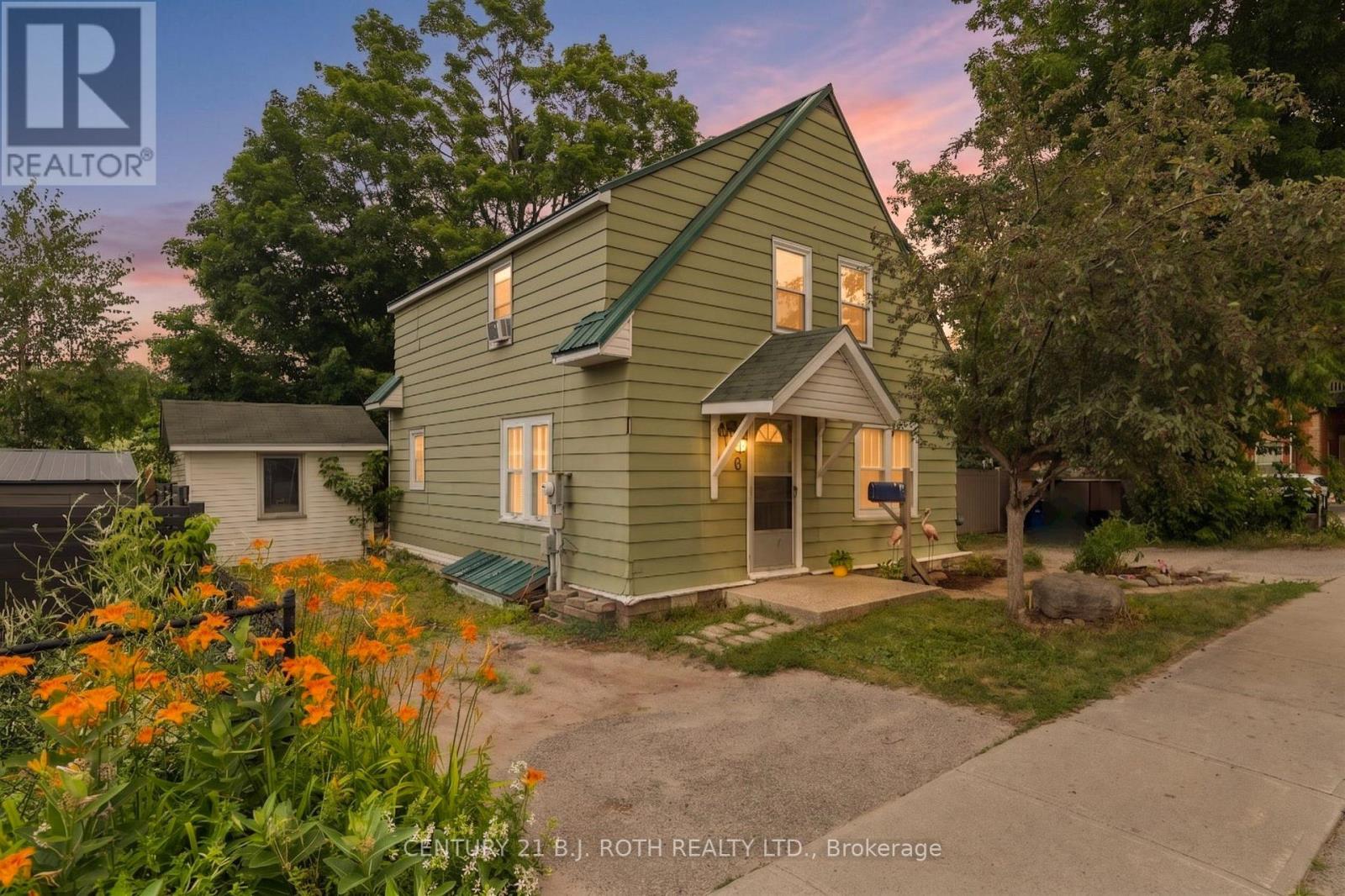 356 West Street N, Orillia, Ontario  L3V 5E4 - Photo 1 - S13686360