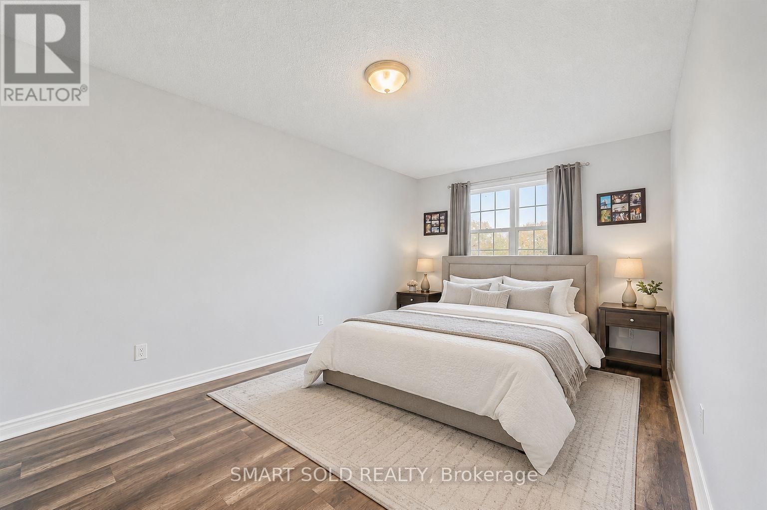 Upper Bedroom - 28 Leggott Avenue, Barrie, Ontario  L4N 8A9 - Photo 3 - S13686368