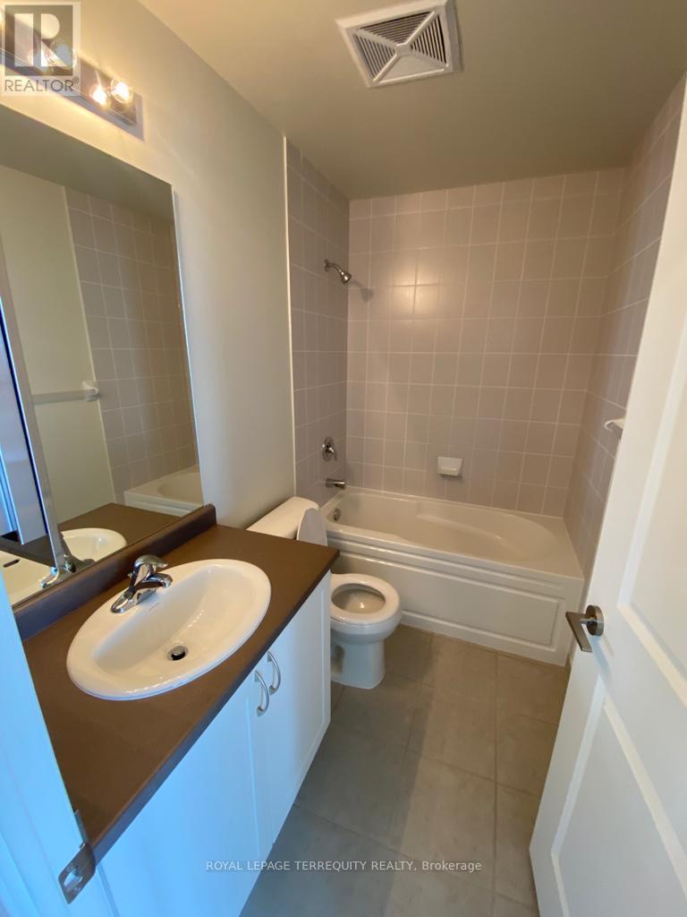 1819 - 349 Rathburn Road W, Mississauga, Ontario  L5B 0G9 - Photo 6 - W13686258