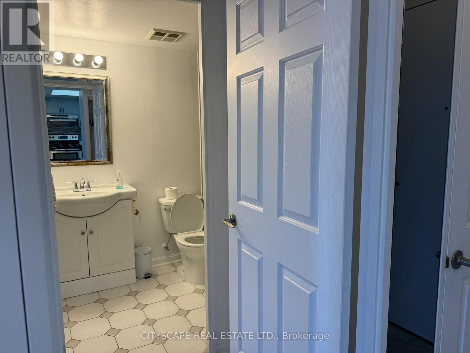 1906 - 101 Subway Crescent, Toronto, Ontario  M9B 6K4 - Photo 19 - W13686262