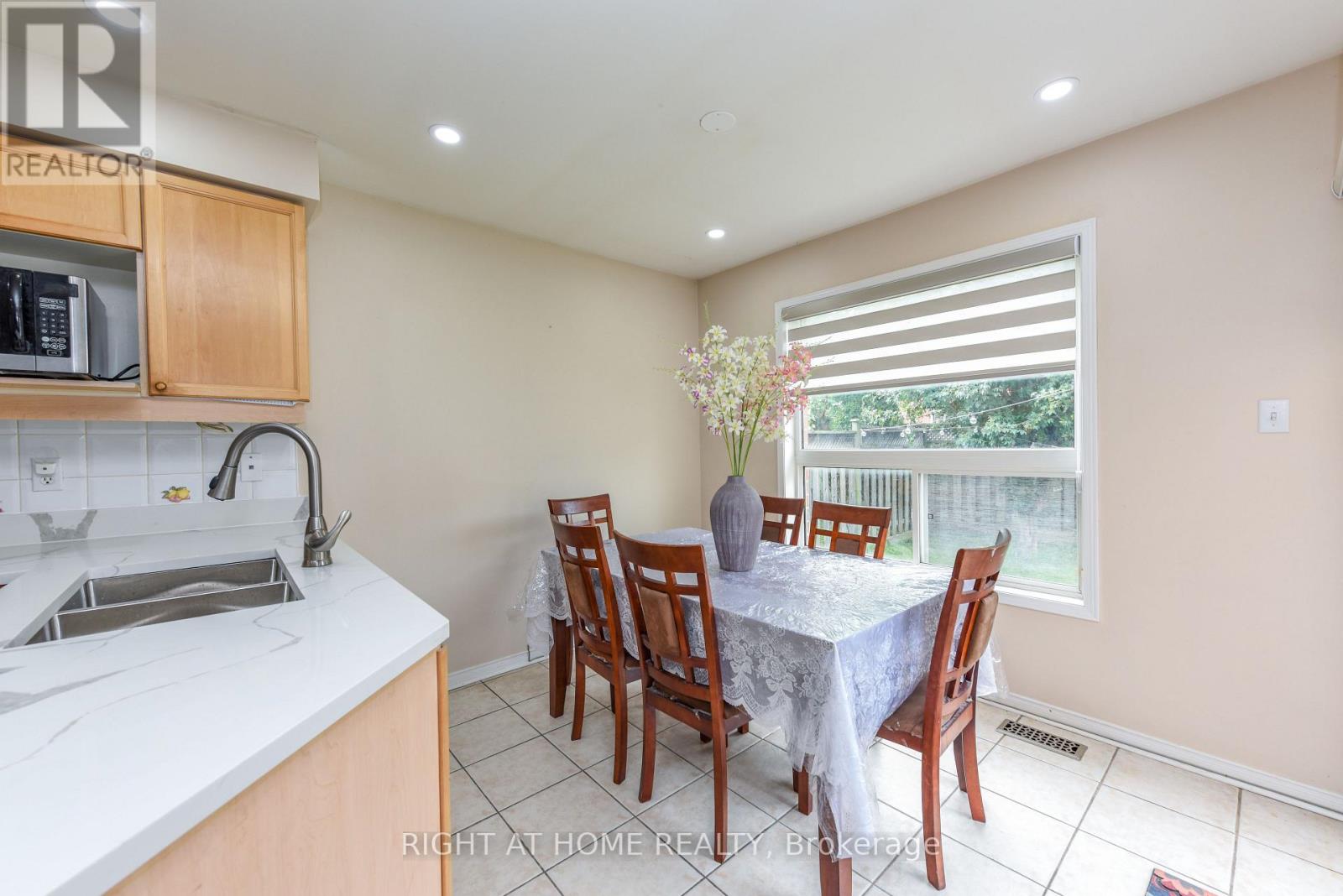 5986 Long Valley Road, Mississauga, Ontario  L5M 6K4 - Photo 10 - W13686310