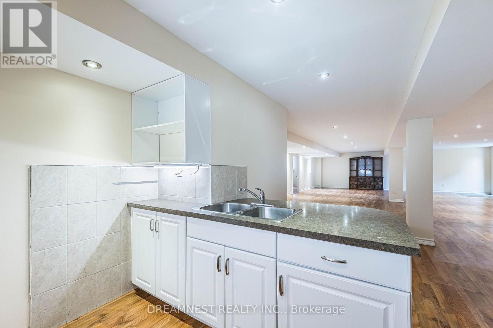 1515 Stewart Crescent, Milton, Ontario  L9T 6P8 - Photo 5 - W13686348