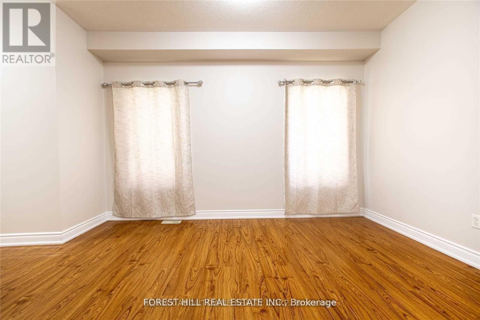576 Courtney Valley Road, Mississauga, Ontario  L5V 0C2 - Photo 11 - W13686358