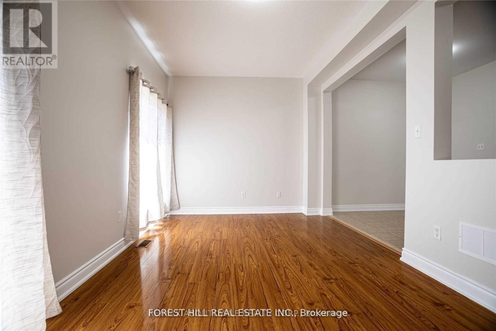 576 Courtney Valley Road, Mississauga, Ontario  L5V 0C2 - Photo 15 - W13686358