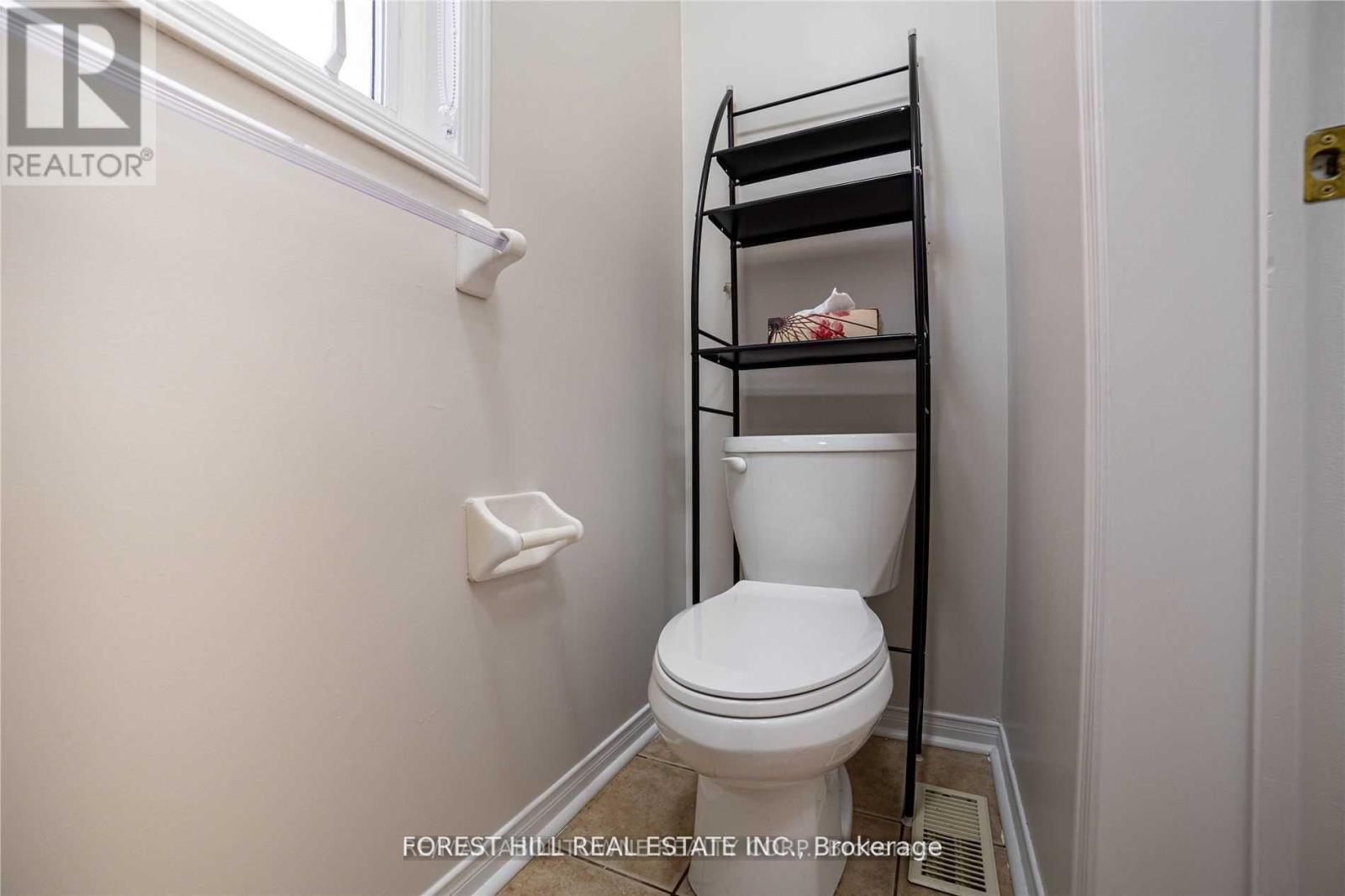 576 Courtney Valley Road, Mississauga, Ontario  L5V 0C2 - Photo 19 - W13686358