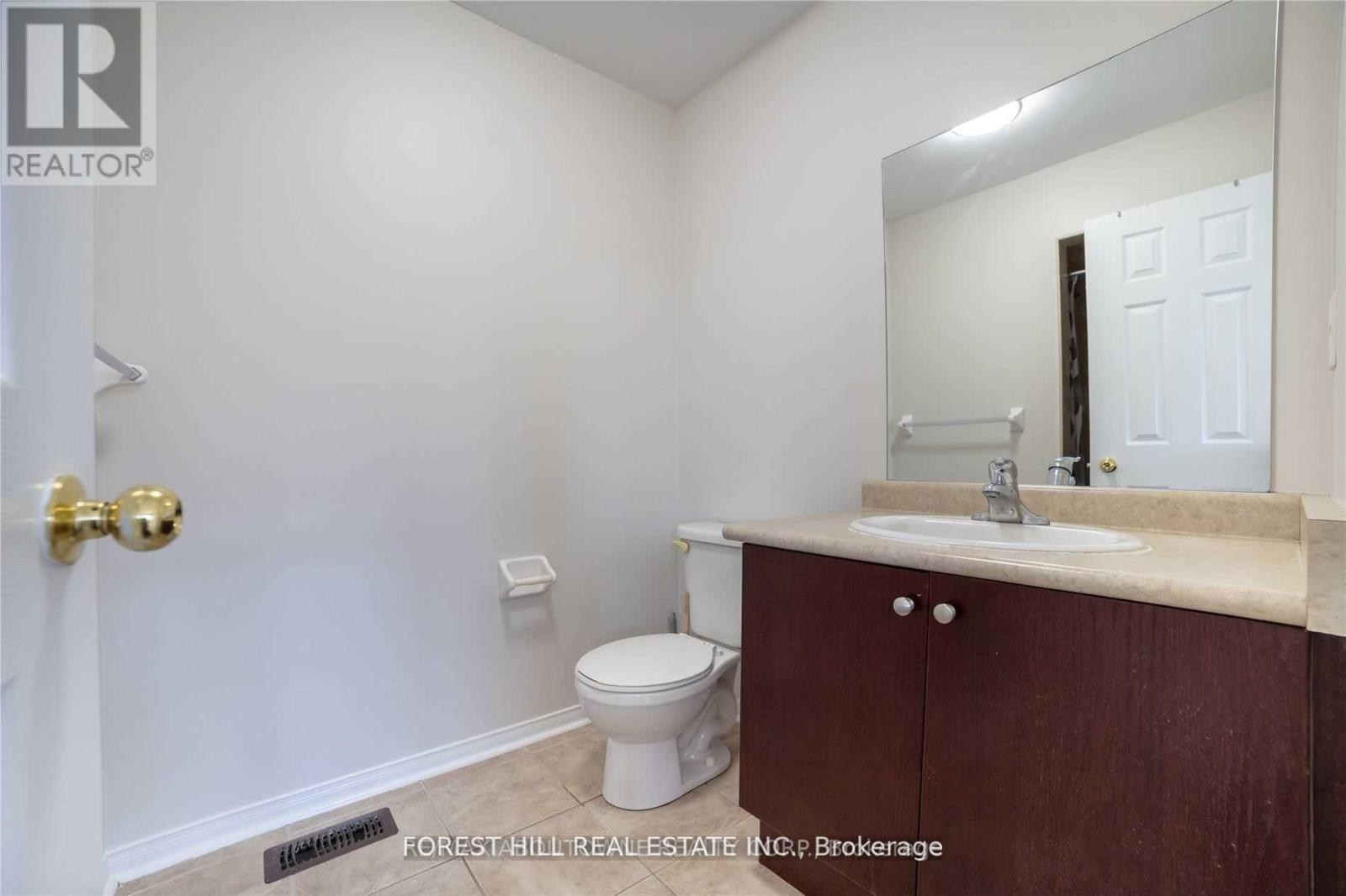 576 Courtney Valley Road, Mississauga, Ontario  L5V 0C2 - Photo 25 - W13686358