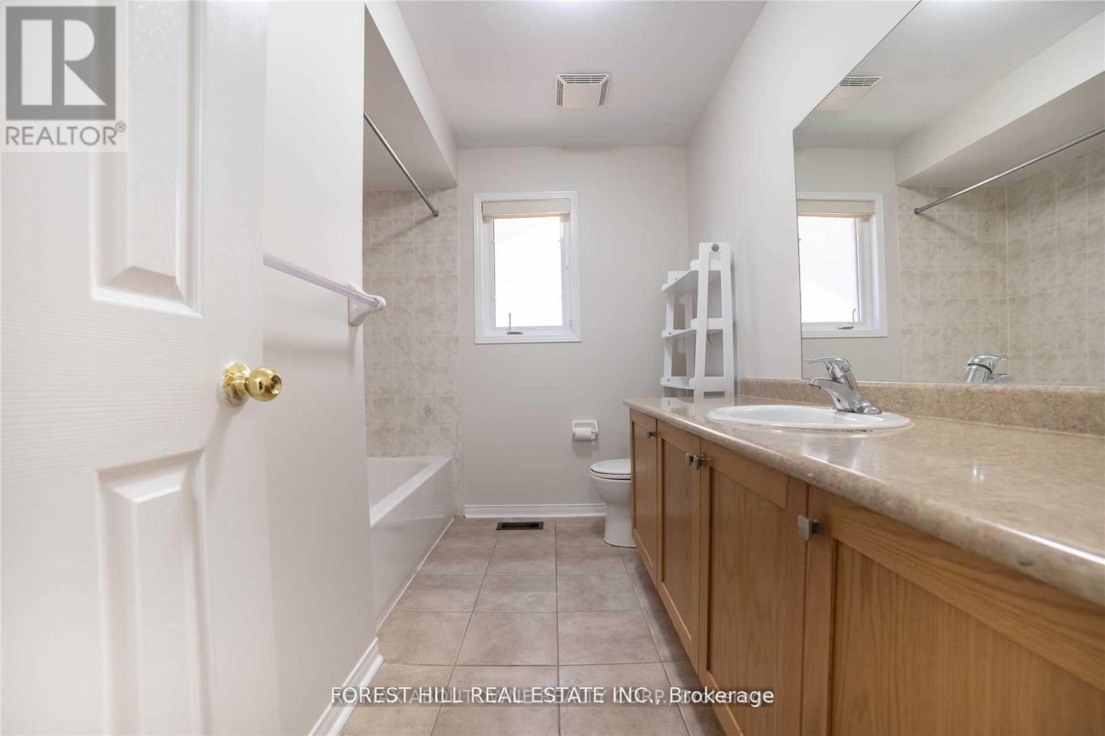 576 Courtney Valley Road, Mississauga, Ontario  L5V 0C2 - Photo 29 - W13686358