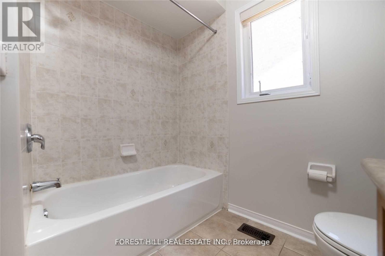 576 Courtney Valley Road, Mississauga, Ontario  L5V 0C2 - Photo 31 - W13686358