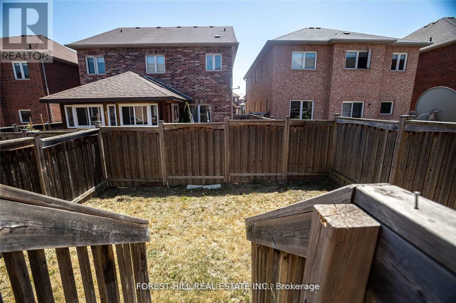 576 Courtney Valley Road, Mississauga, Ontario  L5V 0C2 - Photo 36 - W13686358