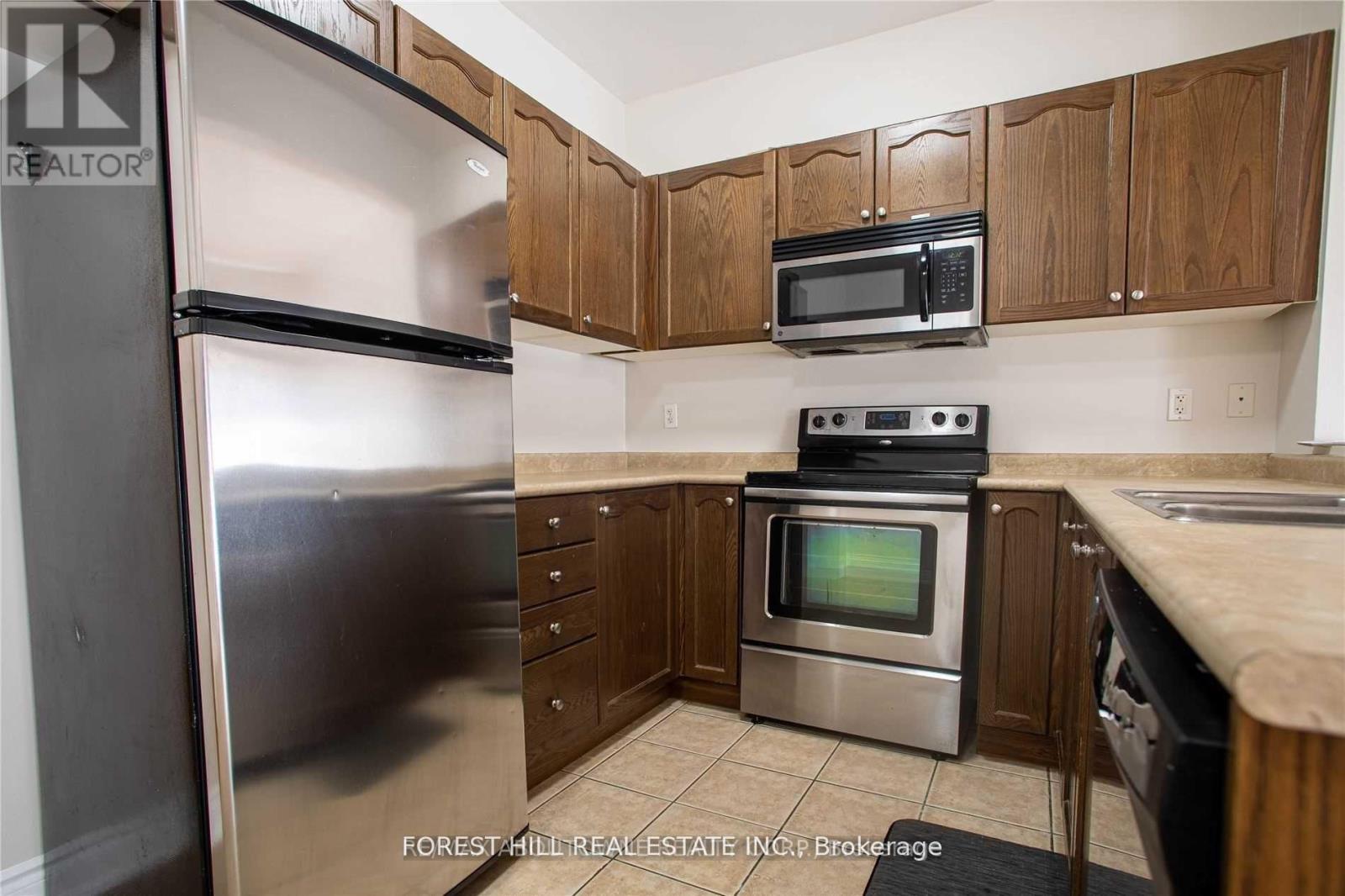 576 Courtney Valley Road, Mississauga, Ontario  L5V 0C2 - Photo 9 - W13686358
