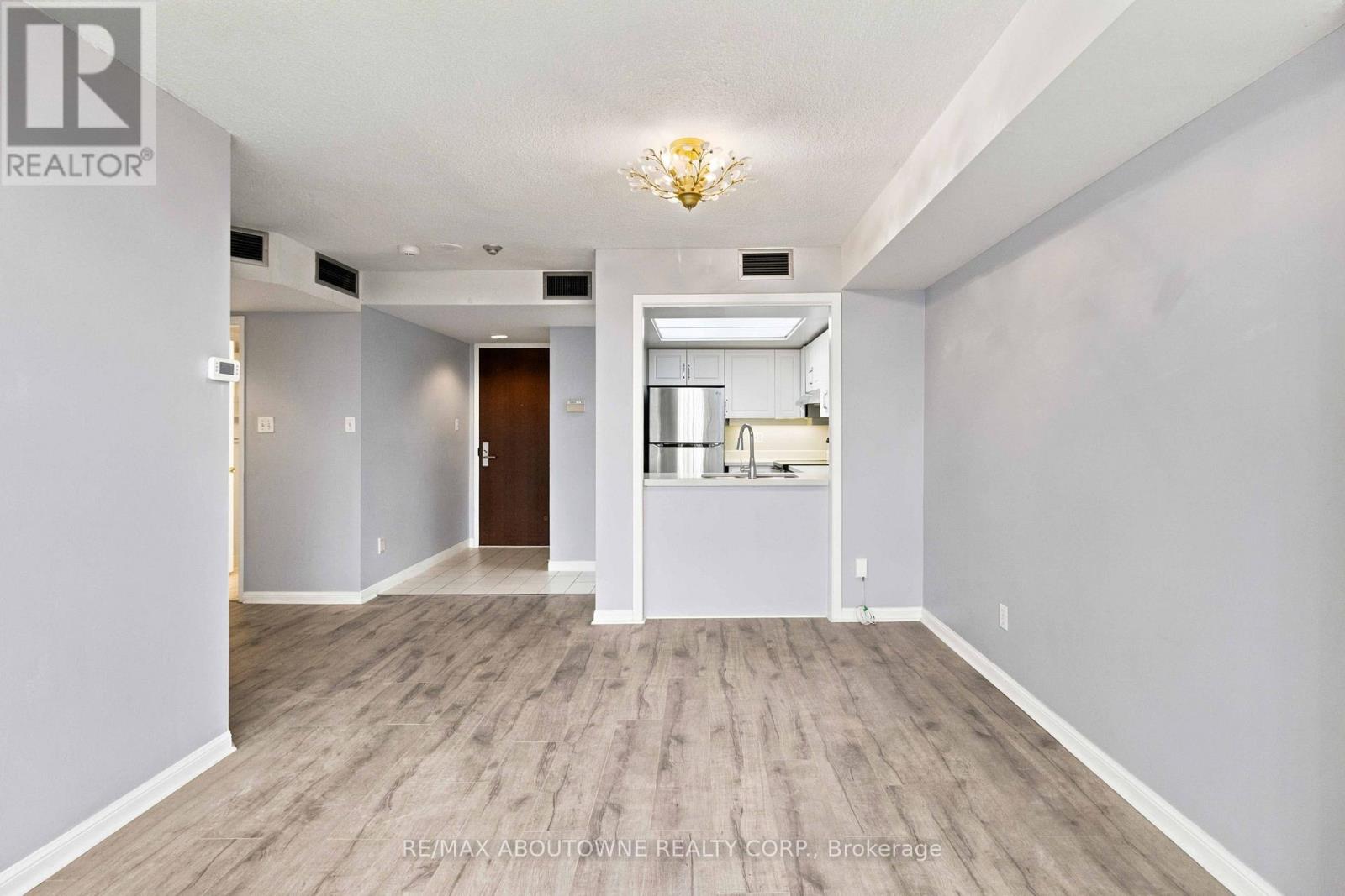 901 - 45 Kingsbridge Garden Circle, Mississauga, Ontario  L5R 3K4 - Photo 14 - W13686452