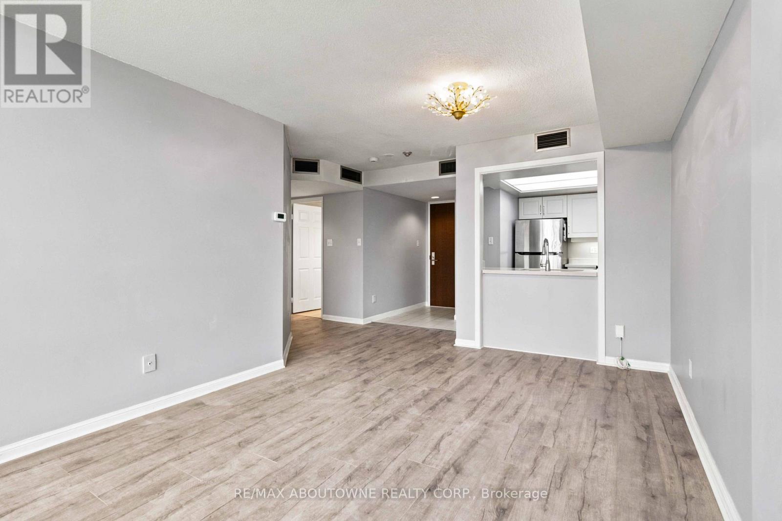 901 - 45 Kingsbridge Garden Circle, Mississauga, Ontario  L5R 3K4 - Photo 15 - W13686452