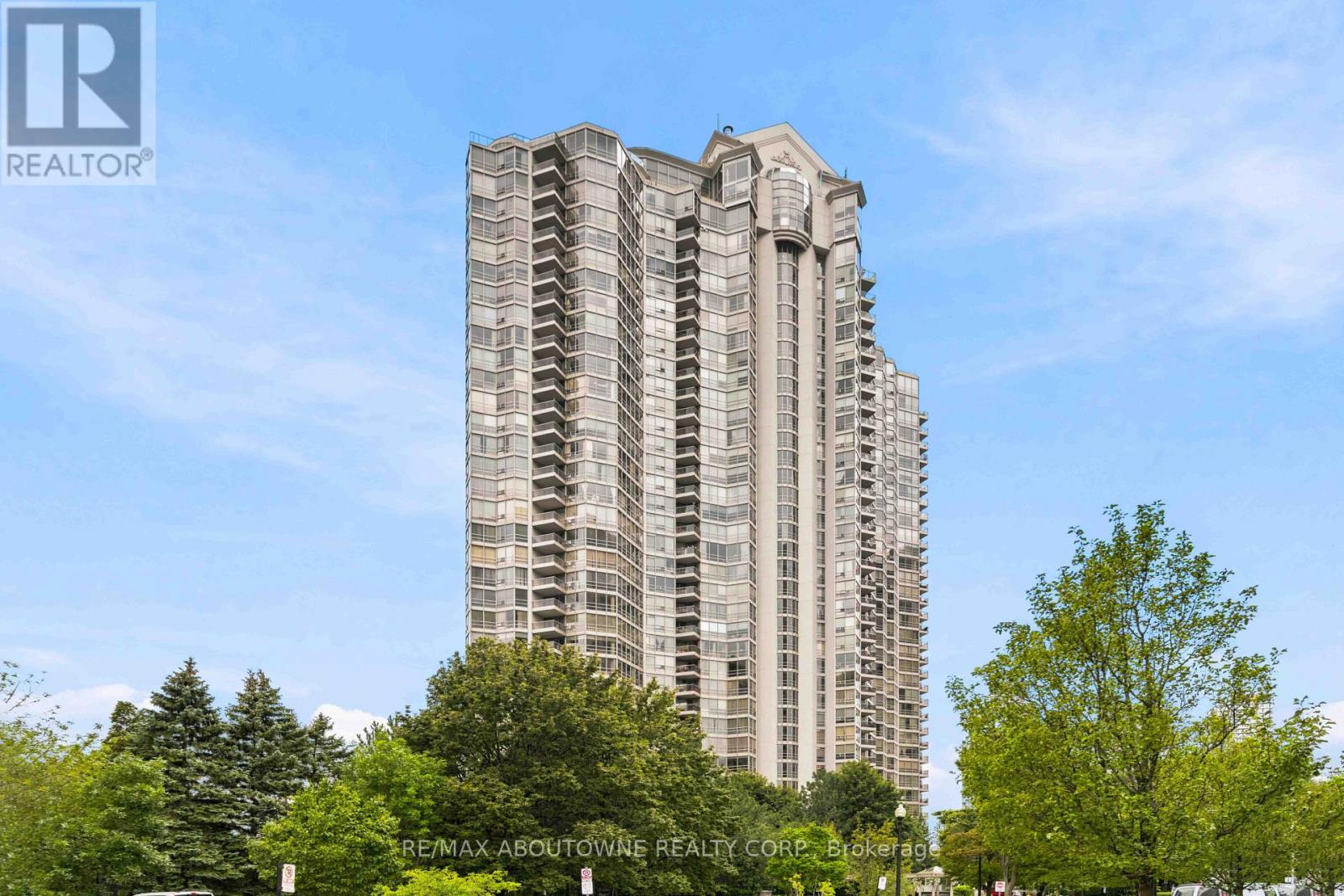 901 - 45 Kingsbridge Garden Circle, Mississauga, Ontario  L5R 3K4 - Photo 2 - W13686452
