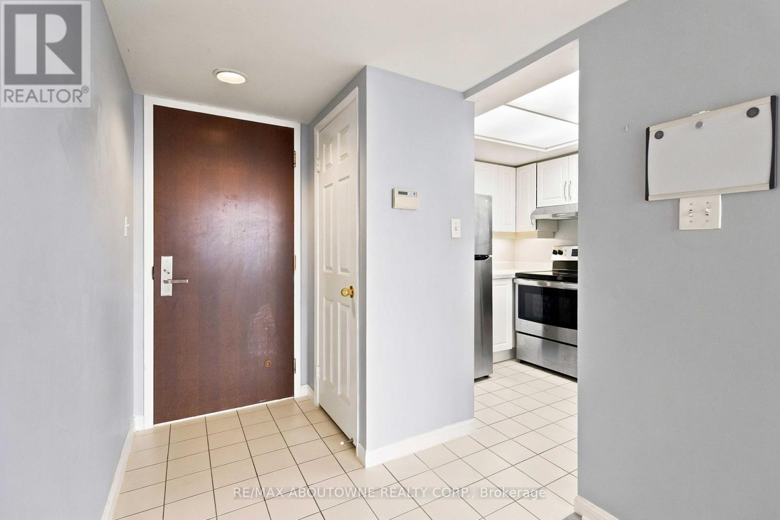 901 - 45 Kingsbridge Garden Circle, Mississauga, Ontario  L5R 3K4 - Photo 6 - W13686452