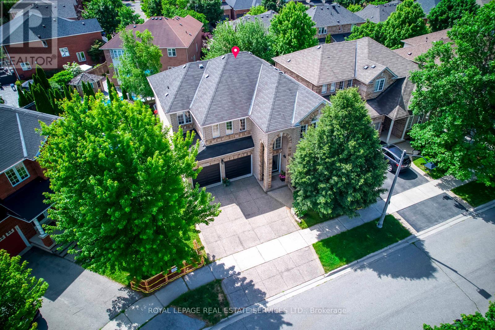 2249 GLAZEBROOK CIRCLE, Oakville, Ontario