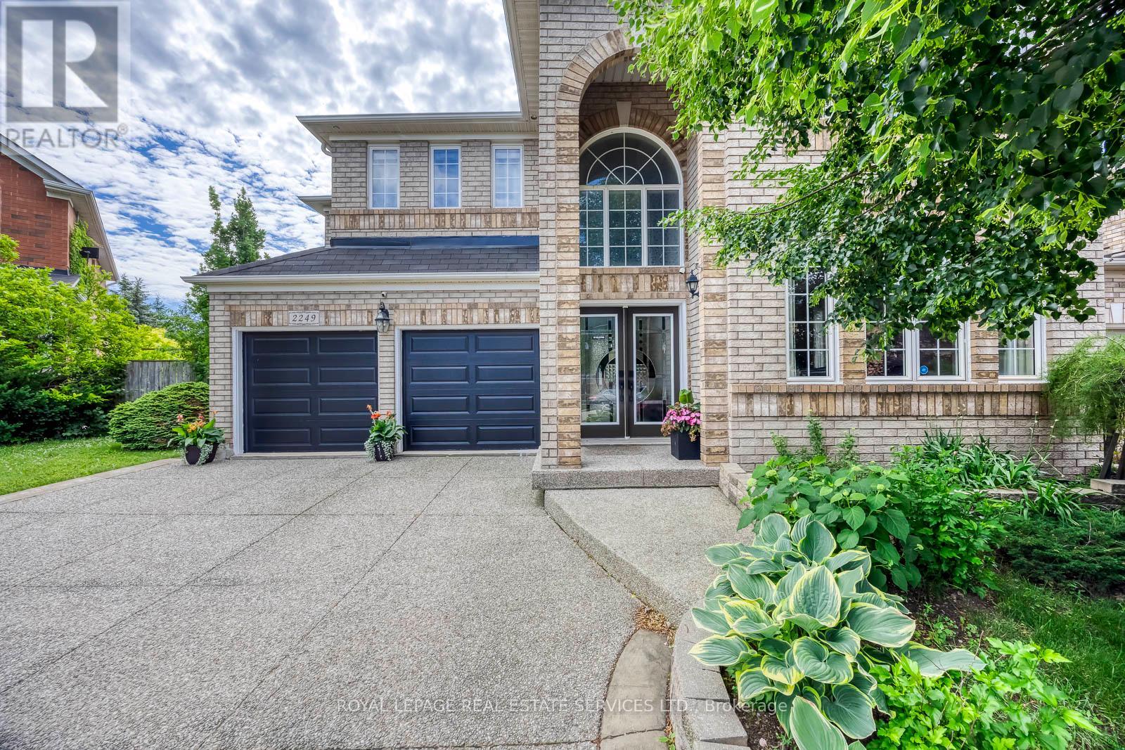 2249 Glazebrook Circle, Oakville, Ontario  L6M 5B5 - Photo 2 - W13686470