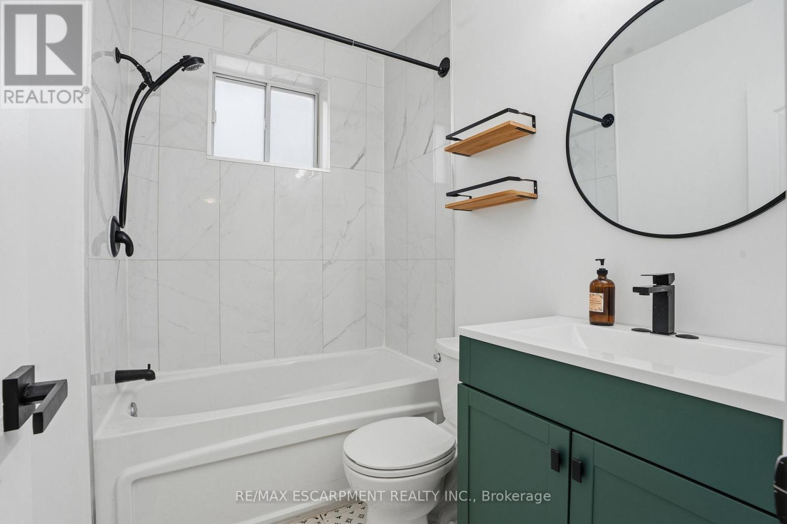 1049 Glencairn Avenue, Toronto, Ontario  M6B 2B1 - Photo 20 - W13686490