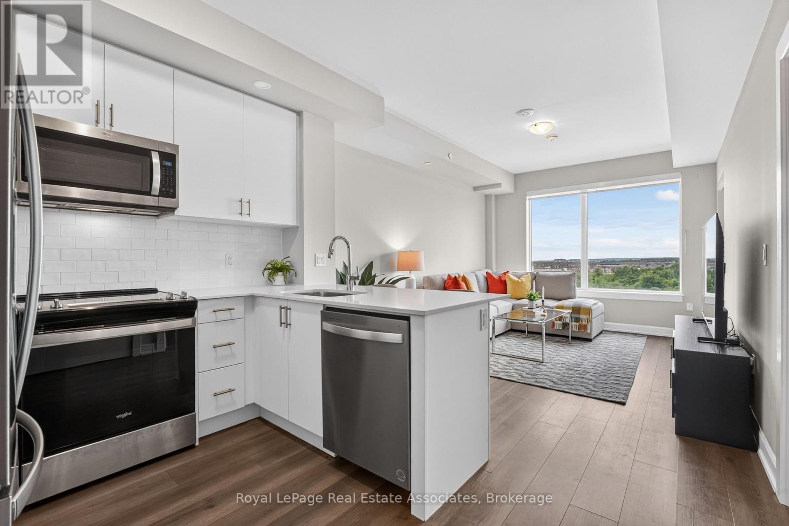 622 - 3200 William Coltson Avenue, Oakville, Ontario  L6H 7B9 - Photo 2 - W13686522