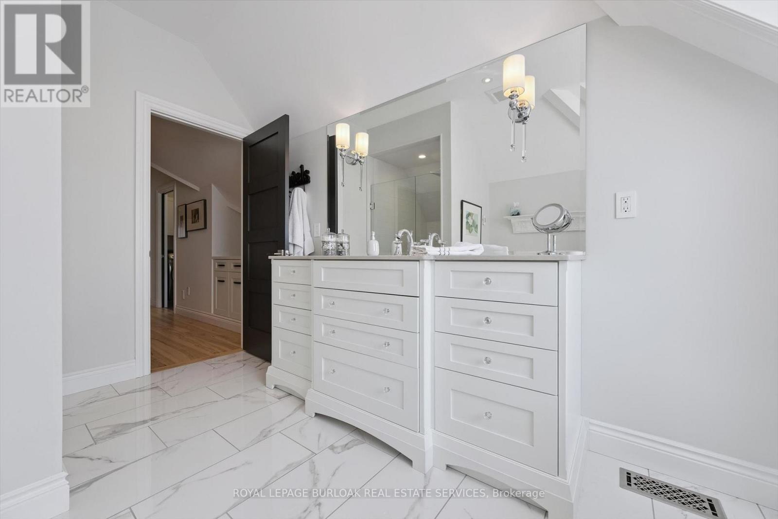5 - 263 Plains Road W, Burlington, Ontario  L7T 1G1 - Photo 28 - W13686558