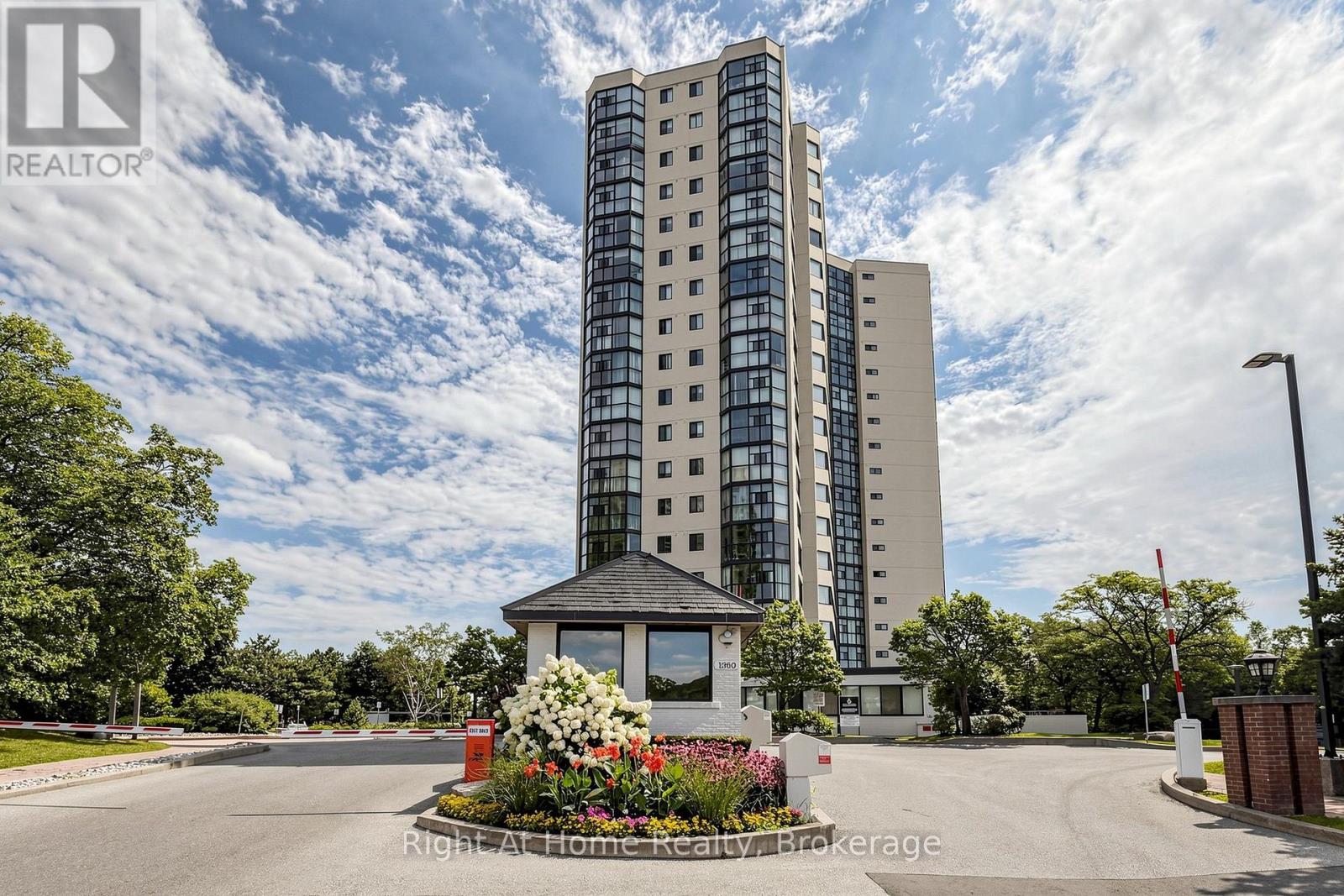 1509 - 1360 Rathburn Road E, Mississauga, Ontario  L4W 4H4 - Photo 1 - W13614884