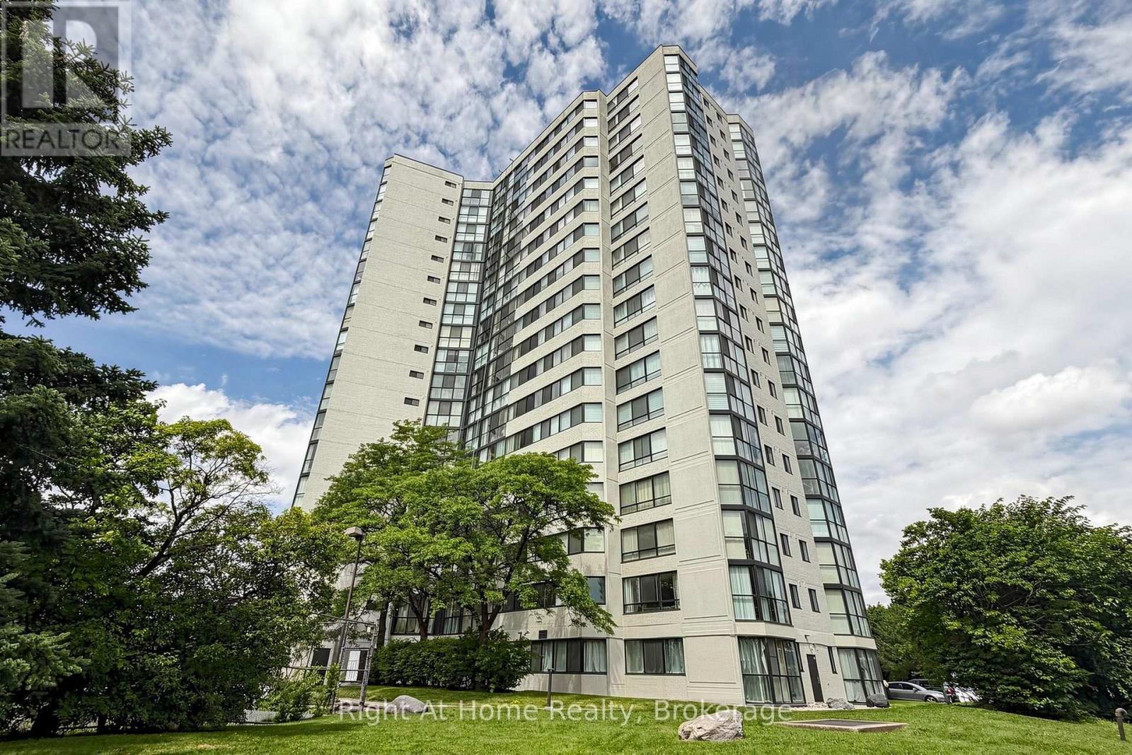 1509 - 1360 Rathburn Road E, Mississauga, Ontario  L4W 4H4 - Photo 3 - W13614884