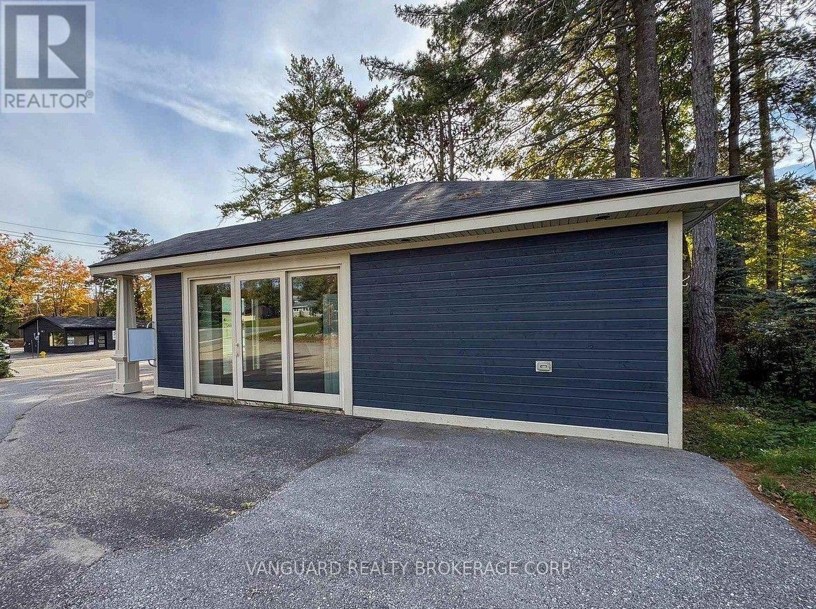 1004 Maple Street, Muskoka Lakes, Ontario  P0C 1A0 - Photo 3 - X13686240