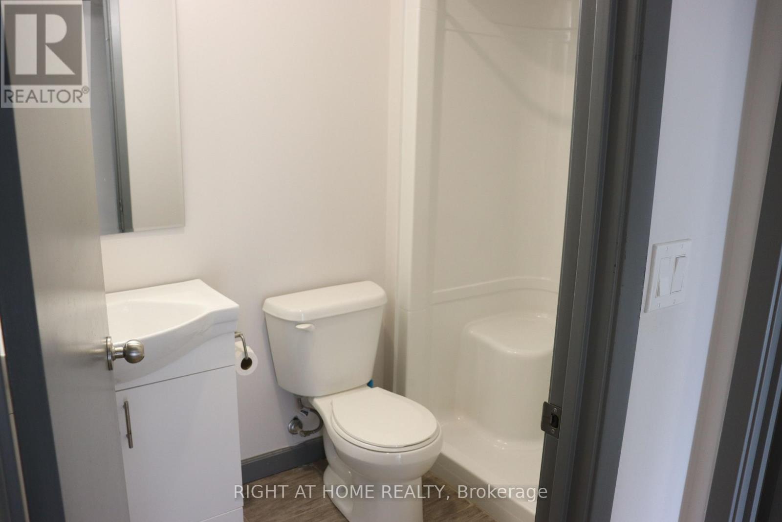 215 - 258b Sunview Street, Waterloo, Ontario  N2L 3V9 - Photo 8 - X13686264