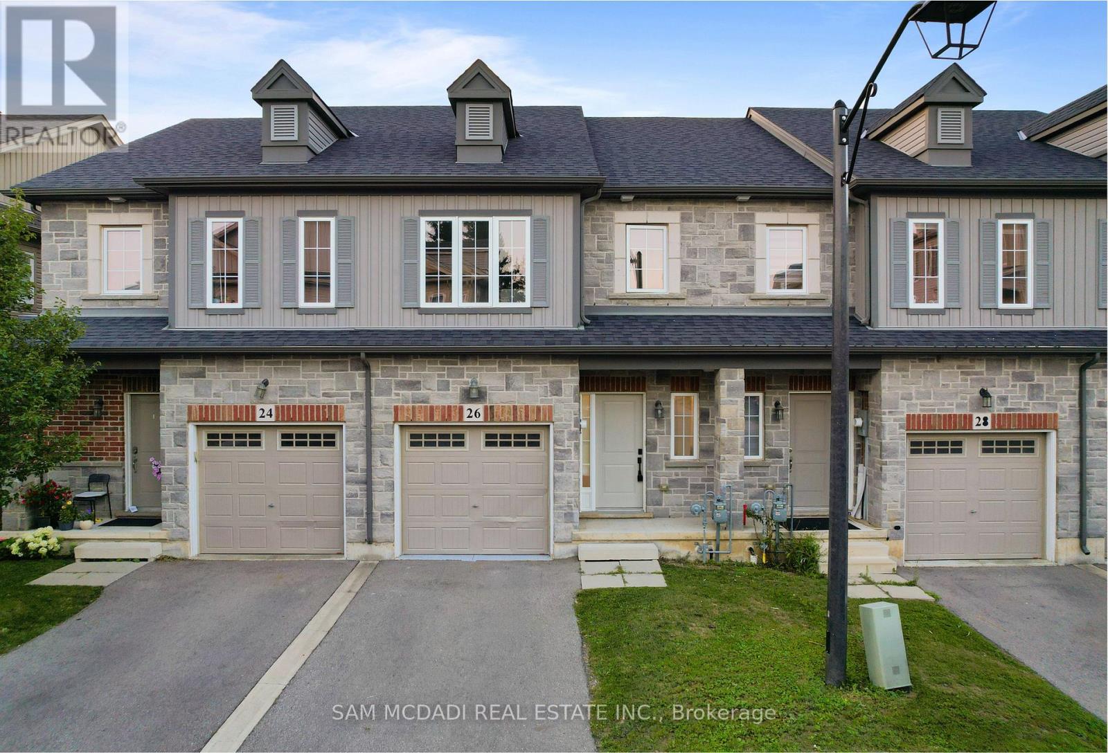 26 Dayman Drive, Hamilton, Ontario  L9K 0J9 - Photo 2 - X13686434