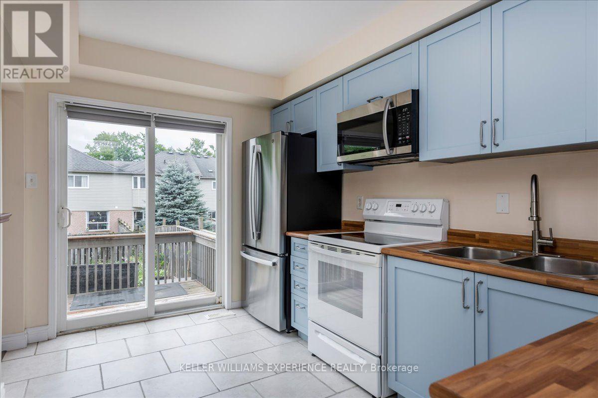10 Sunset Place, Barrie, Ontario  L4N 0T7 - Photo 10 - S13672374