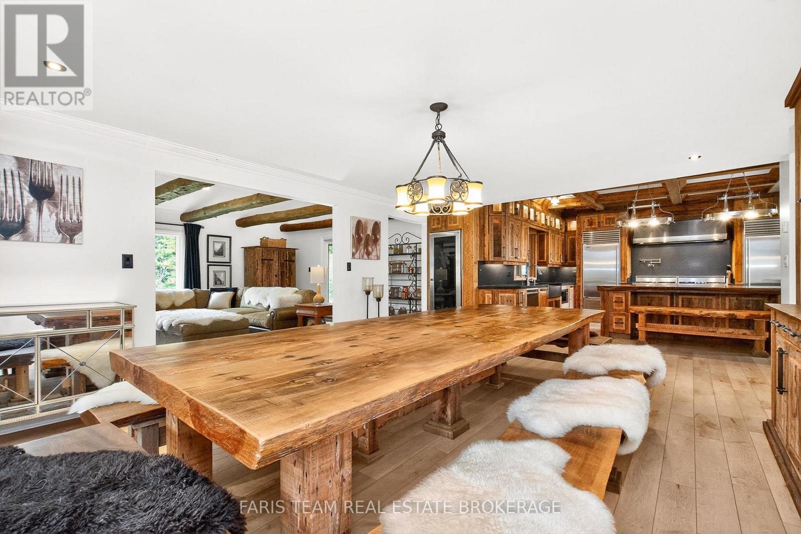 1076 Beaver Lane, Springwater, Ontario P0B 1L0 - Photo 10 - S13682384