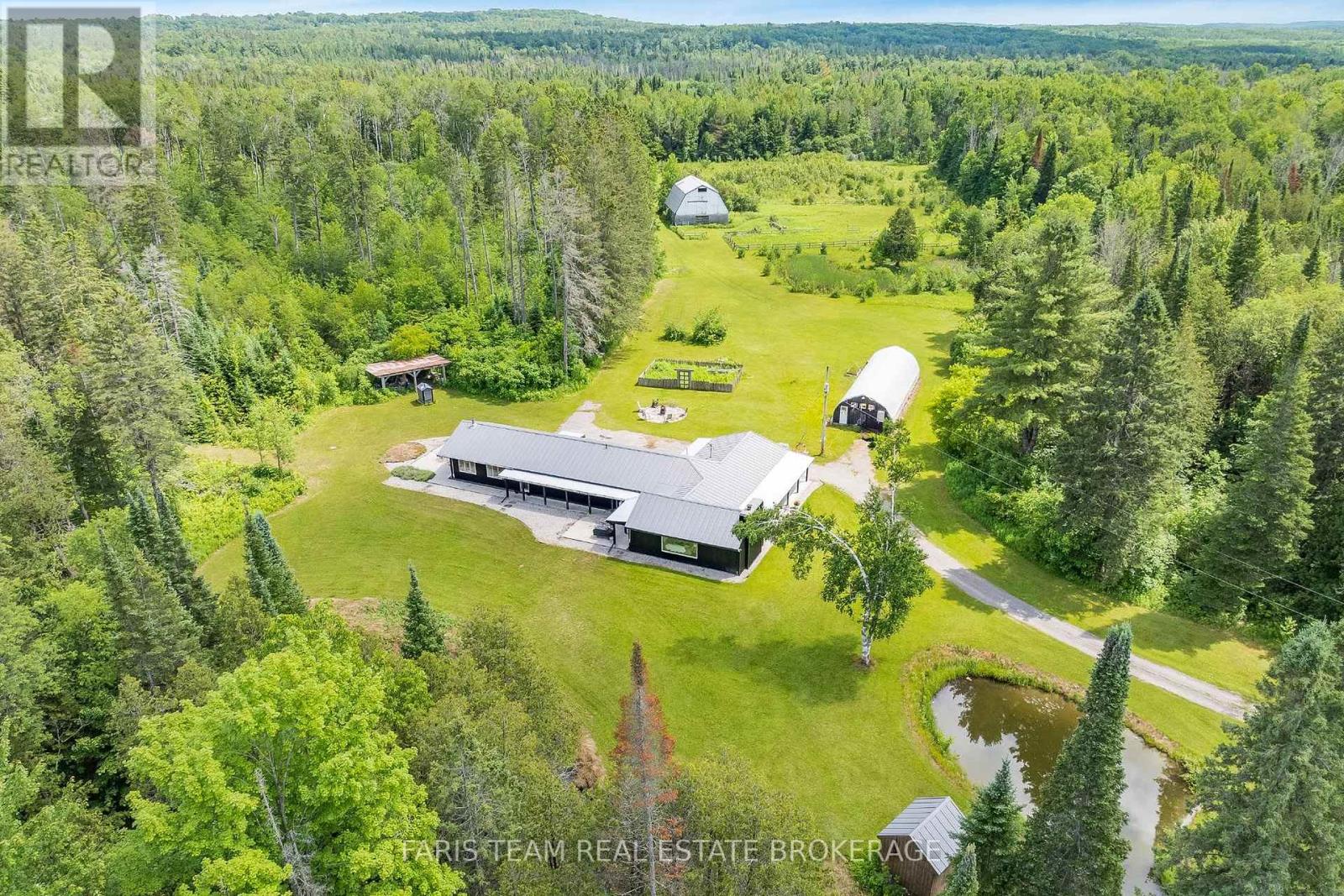 1076 Beaver Lane, Springwater, Ontario P0B 1L0 - Photo 41 - S13682384