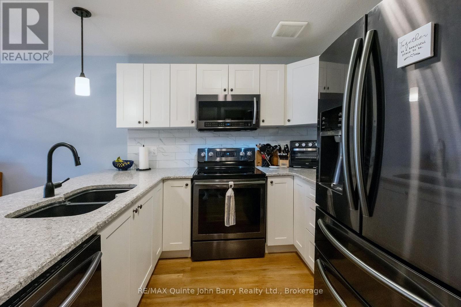 49 Mcintosh Crescent, Quinte West, Ontario  K8V 0G1 - Photo 6 - X13686596