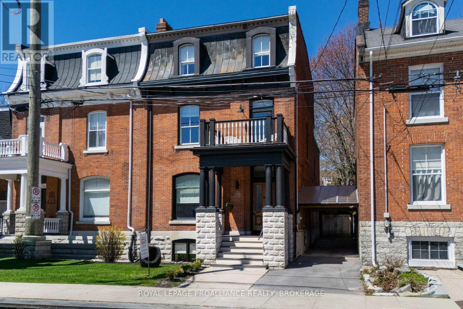 28 Wellington Street, Kingston, Ontario  K7L 3C1 - Photo 1 - X13686626