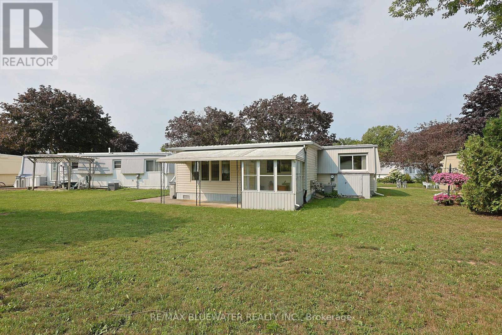 254 Highland Springs, South Huron, Ontario  N0M 1T0 - Photo 32 - X13686638